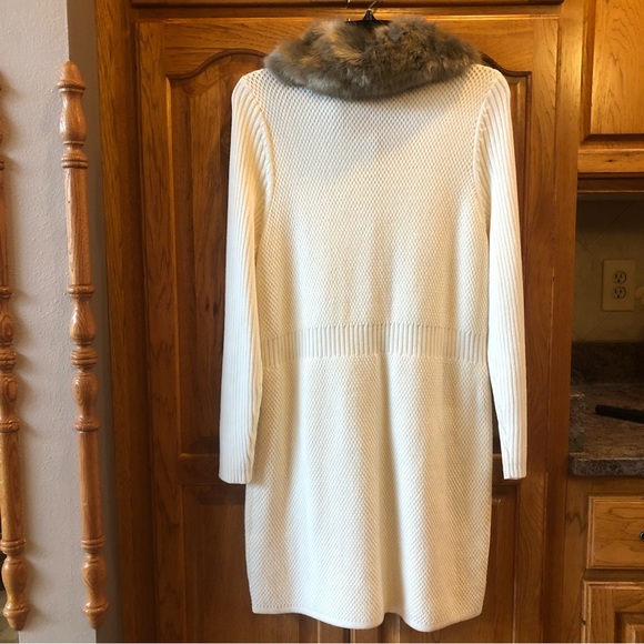 LIKE NEW! Chico’s White Long Button Sweater/Jacket w/Faux Fur Neck-Womens Medium - Picture 11 of 14